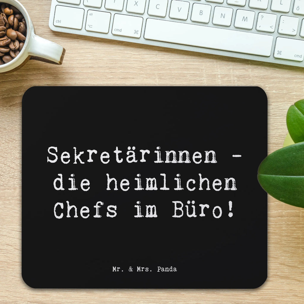Mouse mat Saying Sekretärinnen - die heimlichen Chefs im Büro! Mauspad, Computer zubehör, Mauspad Büro, Einzigartiges Mauspad, Büroausstattung, Mausunterlage, Designer Mauspad, Arbeitszimmer, Mousepad, PC Zubehör, Beruf, Ausbildung, Jubiläum, Abschied, Rente, Kollege, Kollegin, Geschenk, Schenken, Arbeitskollege, Mitarbeiter, Firma, Danke, Dankeschön