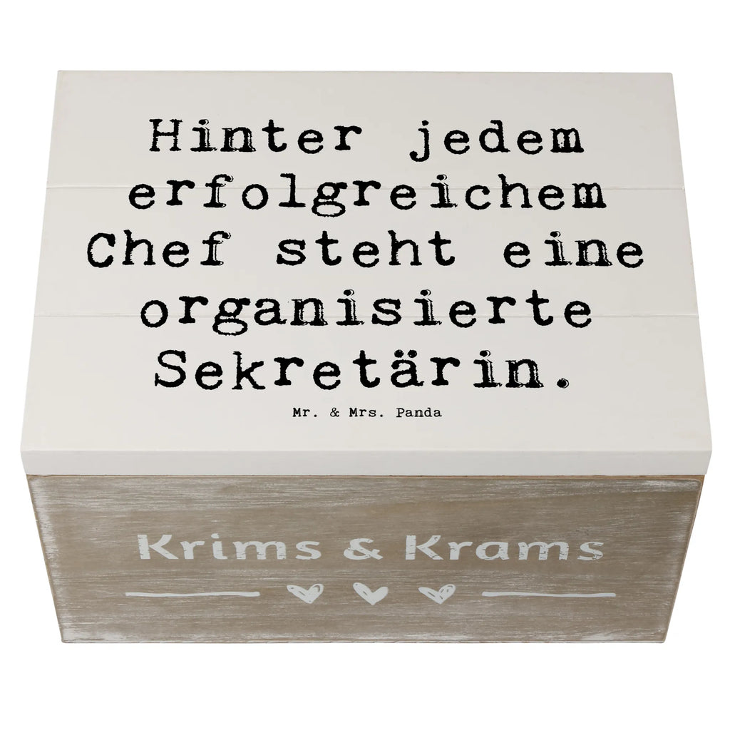 Holzkiste Spruch Hinter jedem erfolgreichem Chef steht eine organisierte Sekretärin. Geschenkdose, Holzkiste, Truhe, Schatzkiste, Aufbewahrungsbox, Kiste, Schatulle, Erinnerungsbox, Geschenkbox, Erinnerungskiste, Dekokiste, XXL, Beruf, Ausbildung, Jubiläum, Abschied, Rente, Kollege, Kollegin, Geschenk, Schenken, Arbeitskollege, Mitarbeiter, Firma, Danke, Dankeschön