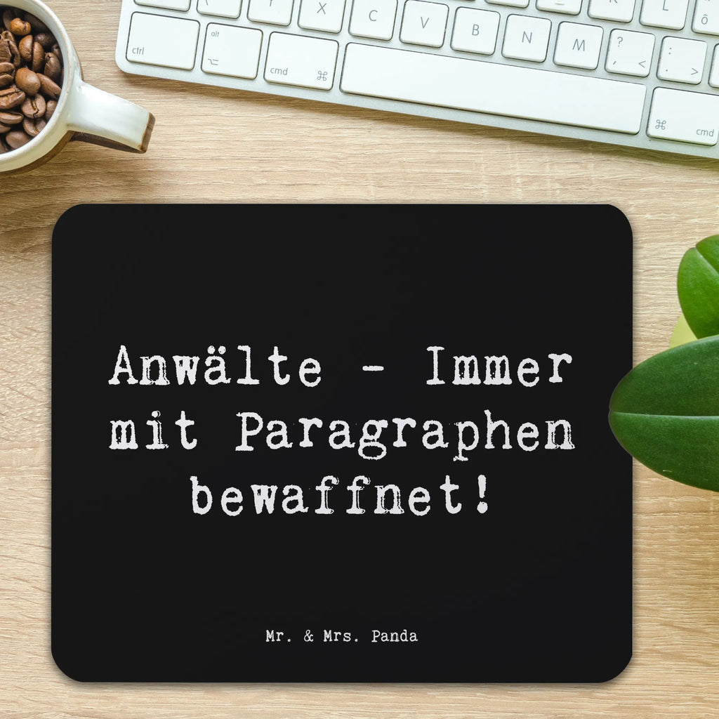 Mouse mat Saying Anwälte - Immer mit Paragraphen bewaffnet! Mausunterlage, Arbeitszimmer, PC Zubehör, Designer Mauspad, Einzigartiges Mauspad, Mousepad, Mauspad Büro, Computer zubehör, Mauspad, Büroausstattung, Beruf, Ausbildung, Jubiläum, Abschied, Rente, Kollege, Kollegin, Geschenk, Schenken, Arbeitskollege, Mitarbeiter, Firma, Danke, Dankeschön