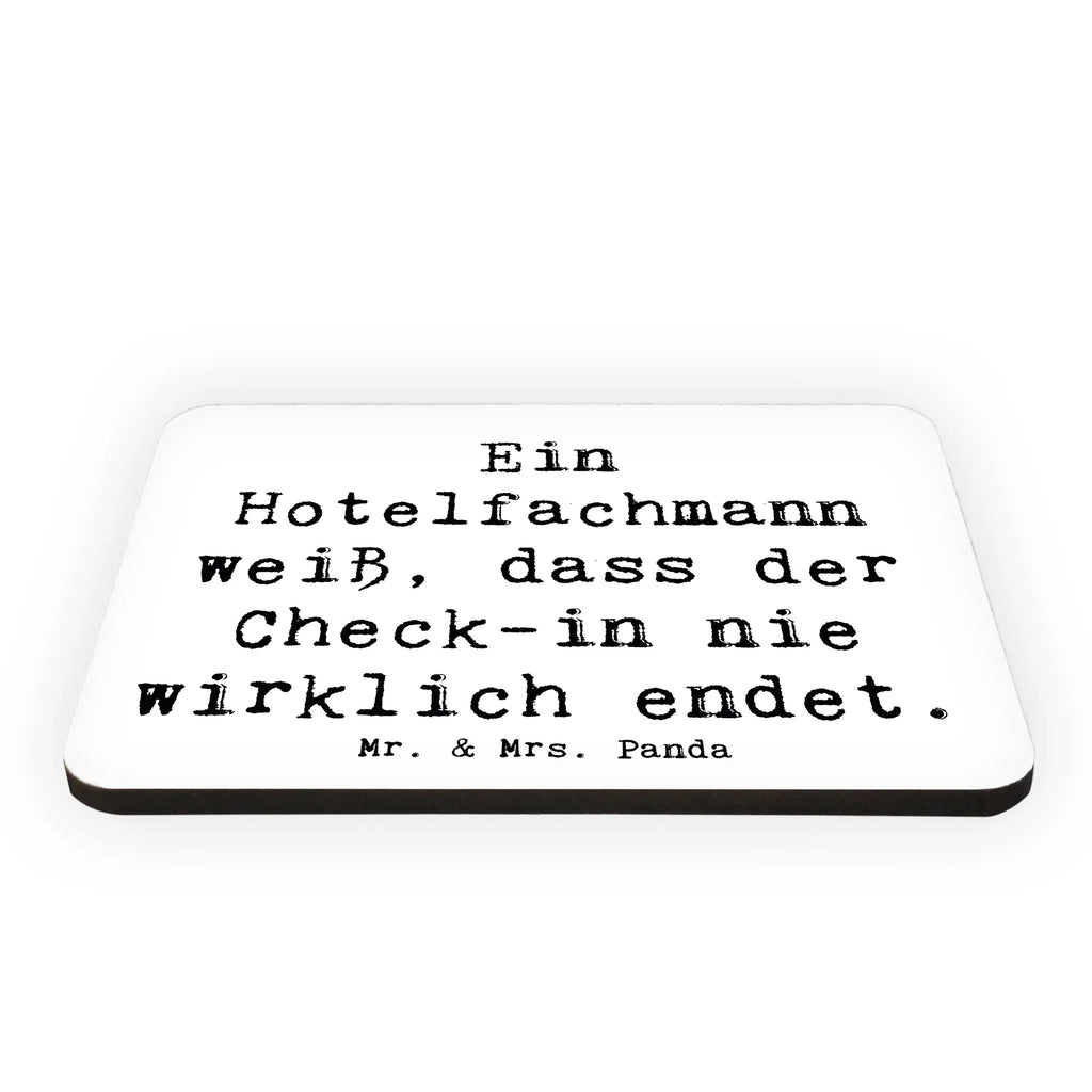 Magnet Spruch Ein Hotelfachmann weiß, dass der Check-in nie wirklich endet. Souvenir Magnet, Motivmagnete, Dekomagnet, Kühlschrankmagnet, Kühlschrank Dekoration, Pinnwandmagnet, Notiz Magnet, Whiteboard Magnet, Beruf, Ausbildung, Jubiläum, Abschied, Rente, Kollege, Kollegin, Geschenk, Schenken, Arbeitskollege, Mitarbeiter, Firma, Danke, Dankeschön