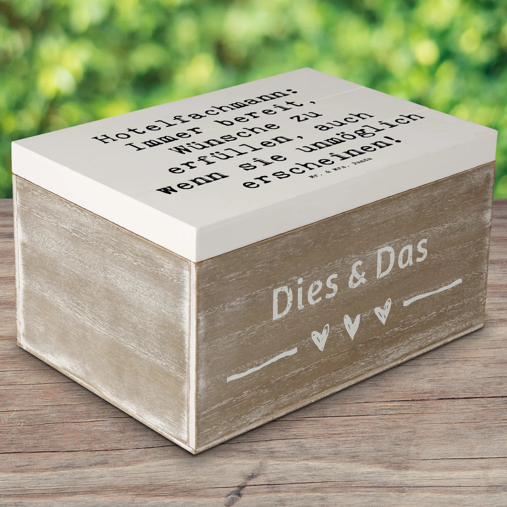 Wooden chest Saying Hotelfachmann: Immer bereit, Wünsche zu erfüllen, auch wenn sie unmöglich erscheinen! Erinnerungskiste, Geschenkdose, Kiste, Schatzkiste, Geschenkbox, Erinnerungsbox, Truhe, XXL, Schatulle, Dekokiste, Holzkiste, Aufbewahrungsbox, Beruf, Ausbildung, Jubiläum, Abschied, Rente, Kollege, Kollegin, Geschenk, Schenken, Arbeitskollege, Mitarbeiter, Firma, Danke, Dankeschön