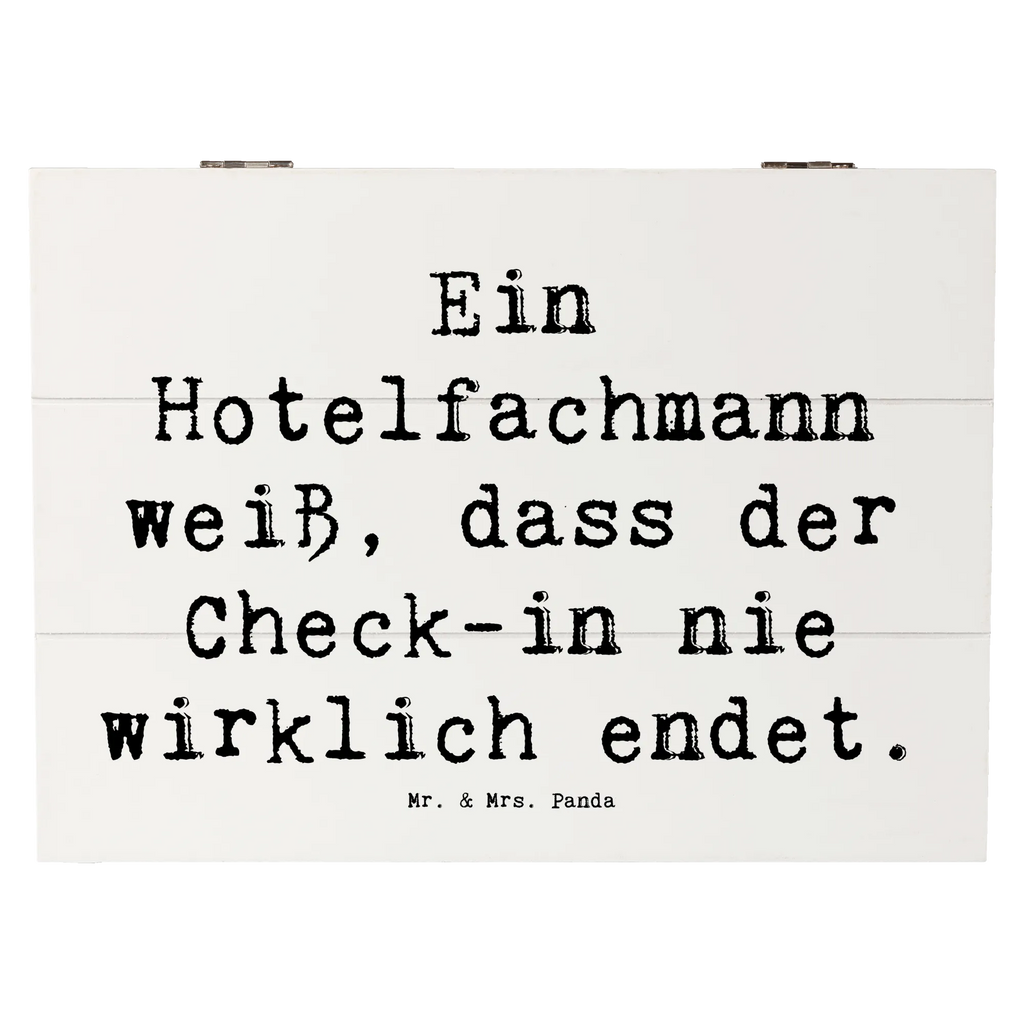 Wooden chest Saying Ein Hotelfachmann weiß, dass der Check-in nie wirklich endet. XXL, Erinnerungsbox, Dekokiste, Truhe, Holzkiste, Schatzkiste, Aufbewahrungsbox, Schatulle, Geschenkdose, Kiste, Erinnerungskiste, Geschenkbox, Beruf, Ausbildung, Jubiläum, Abschied, Rente, Kollege, Kollegin, Geschenk, Schenken, Arbeitskollege, Mitarbeiter, Firma, Danke, Dankeschön