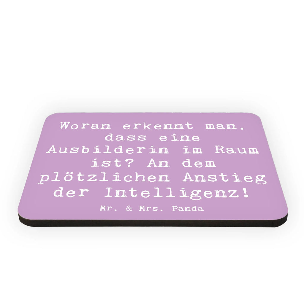 Magnet Saying Woran erkennt man, dass eine Ausbilderin im Raum ist? An dem plötzlichen Anstieg der Intelligenz! Souvenir Magnet, Kühlschrank Dekoration, Motivmagnete, Kühlschrankmagnet, Dekomagnet, Pinnwandmagnet, Notiz Magnet, Whiteboard Magnet, Beruf, Ausbildung, Jubiläum, Abschied, Rente, Kollege, Kollegin, Geschenk, Schenken, Arbeitskollege, Mitarbeiter, Firma, Danke, Dankeschön