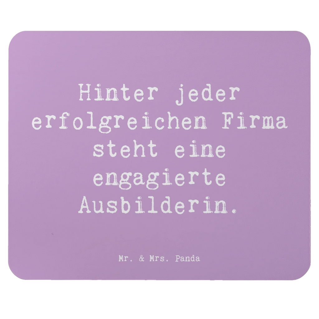 Mouse mat Saying Hinter jeder erfolgreichen Firma steht eine engagierte Ausbilderin. Büroausstattung, Mauspad, Computer, Mausmatte, Bürobedarf, Mausunterlage, Lernen, Schenken, PC Zubehör, Home Office, Mauspad Büro, Arbeitszimmer, Designer Mauspad, Laptop, Mousepad, Einzigartiges Mauspad, Computer zubehör, Geschenk, Jubiläum, Danke, Dankeschön, Beruf, Ausbildung, Abschied, Rente, Kollege, Kollegin, Arbeitskollege, Mitarbeiter, Firma