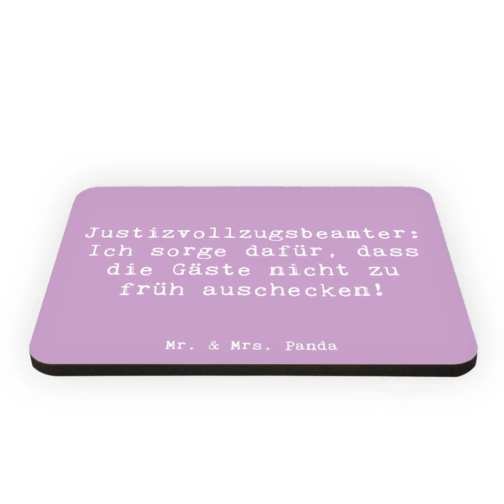 Magnet Spruch Justizvollzugsbeamter: Ich sorge dafür, dass die Gäste nicht zu früh auschecken! Whiteboard Magnet, Pinnwandmagnet, Souvenir Magnet, Kühlschrank Dekoration, Motivmagnete, Notiz Magnet, Kühlschrankmagnet, Dekomagnet, Beruf, Ausbildung, Jubiläum, Abschied, Rente, Kollege, Kollegin, Geschenk, Schenken, Arbeitskollege, Mitarbeiter, Firma, Danke, Dankeschön