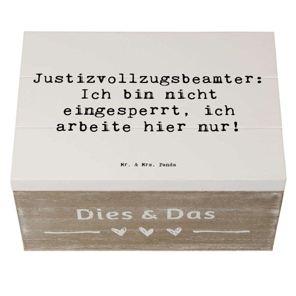 Holzkiste Spruch Justizvollzugsbeamter: Ich bin nicht eingesperrt, ich arbeite hier nur! Truhe, Holzkiste, Geschenkbox, XXL, Dekokiste, Schatulle, Geschenkdose, Erinnerungsbox, Schatzkiste, Erinnerungskiste, Kiste, Aufbewahrungsbox, Beruf, Ausbildung, Jubiläum, Abschied, Rente, Kollege, Kollegin, Geschenk, Schenken, Arbeitskollege, Mitarbeiter, Firma, Danke, Dankeschön