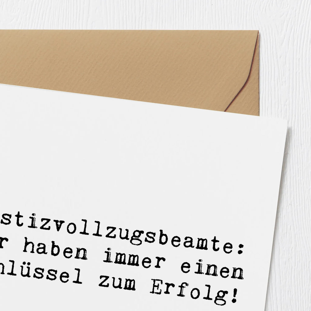 Deluxe Card Saying Justizvollzugsbeamte: Wir haben immer einen Schlüssel zum Erfolg! Glückwunschkarte, Einladungskarte, Hochwertige Klappkarte, Grußkarte, Hochzeitskarte, Hochwertige Grußkarte, Klappkarte, Karte, Geburtstagskarte, Beruf, Ausbildung, Jubiläum, Abschied, Rente, Kollege, Kollegin, Geschenk, Schenken, Arbeitskollege, Mitarbeiter, Firma, Danke, Dankeschön