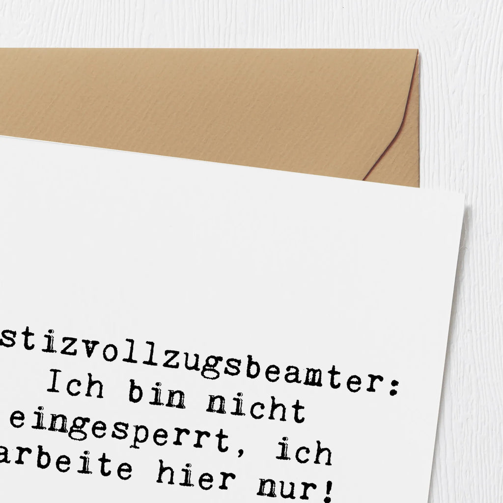 Deluxe Karte Spruch Justizvollzugsbeamter: Ich bin nicht eingesperrt, ich arbeite hier nur! Glückwunschkarte, Hochwertige Grußkarte, Hochwertige Klappkarte, Karte, Geburtstagskarte, Grußkarte, Hochzeitskarte, Einladungskarte, Klappkarte, Beruf, Ausbildung, Jubiläum, Abschied, Rente, Kollege, Kollegin, Geschenk, Schenken, Arbeitskollege, Mitarbeiter, Firma, Danke, Dankeschön