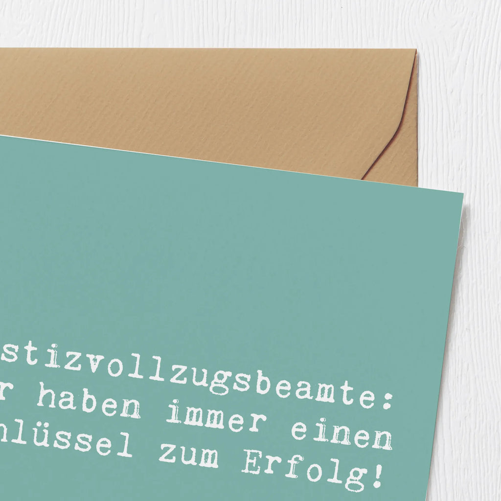 Deluxe Card Saying Justizvollzugsbeamte: Wir haben immer einen Schlüssel zum Erfolg! Glückwunschkarte, Einladungskarte, Hochwertige Klappkarte, Grußkarte, Hochzeitskarte, Hochwertige Grußkarte, Klappkarte, Karte, Geburtstagskarte, Beruf, Ausbildung, Jubiläum, Abschied, Rente, Kollege, Kollegin, Geschenk, Schenken, Arbeitskollege, Mitarbeiter, Firma, Danke, Dankeschön
