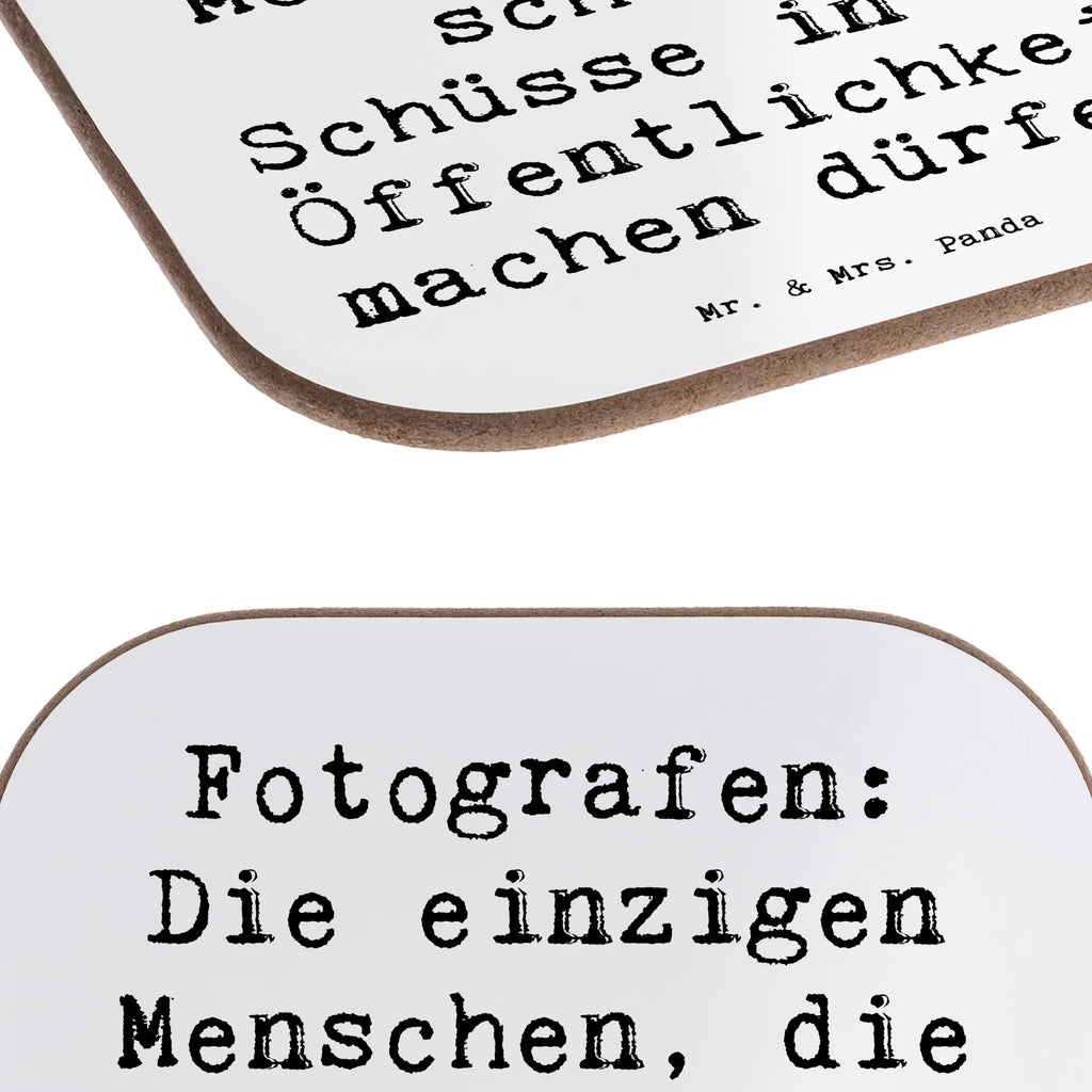 Square coaster Saying Fotografen: Die einzigen Menschen, die scharfe Schüsse in der Öffentlichkeit machen dürfen. Getränkeuntersetzer, Untersetzer aus Holz, Untersetzer Holz, Bierdeckel, Glasuntersetzer, Untersetzer Design, Tassen Untersetzer, Korkuntersetzer, Untersetzer Gläser, Holzuntersetzer, Untersetzer, Untersetzer für Gläser, Beruf, Ausbildung, Jubiläum, Abschied, Rente, Kollege, Kollegin, Geschenk, Schenken, Arbeitskollege, Mitarbeiter, Firma, Danke, Dankeschön
