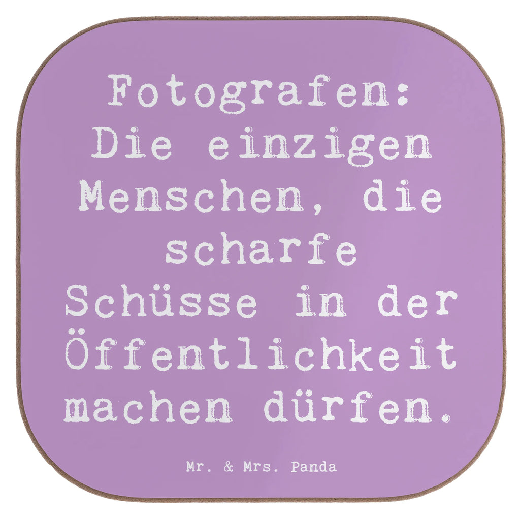 Square coaster Saying Fotografen: Die einzigen Menschen, die scharfe Schüsse in der Öffentlichkeit machen dürfen. Getränkeuntersetzer, Untersetzer aus Holz, Untersetzer Holz, Bierdeckel, Glasuntersetzer, Untersetzer Design, Tassen Untersetzer, Korkuntersetzer, Untersetzer Gläser, Holzuntersetzer, Untersetzer, Untersetzer für Gläser, Beruf, Ausbildung, Jubiläum, Abschied, Rente, Kollege, Kollegin, Geschenk, Schenken, Arbeitskollege, Mitarbeiter, Firma, Danke, Dankeschön
