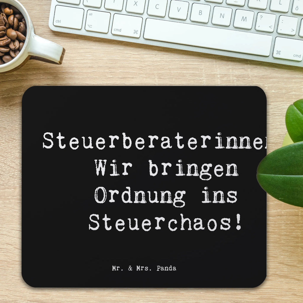 Mouse mat Saying Steuerberaterinnen: Wir bringen Ordnung ins Steuerchaos! Büroausstattung, Einzigartiges Mauspad, Mousepad, Arbeitszimmer, Mauspad Büro, Mausunterlage, Designer Mauspad, Mauspad, Computer zubehör, PC Zubehör, Beruf, Ausbildung, Jubiläum, Abschied, Rente, Kollege, Kollegin, Geschenk, Schenken, Arbeitskollege, Mitarbeiter, Firma, Danke, Dankeschön
