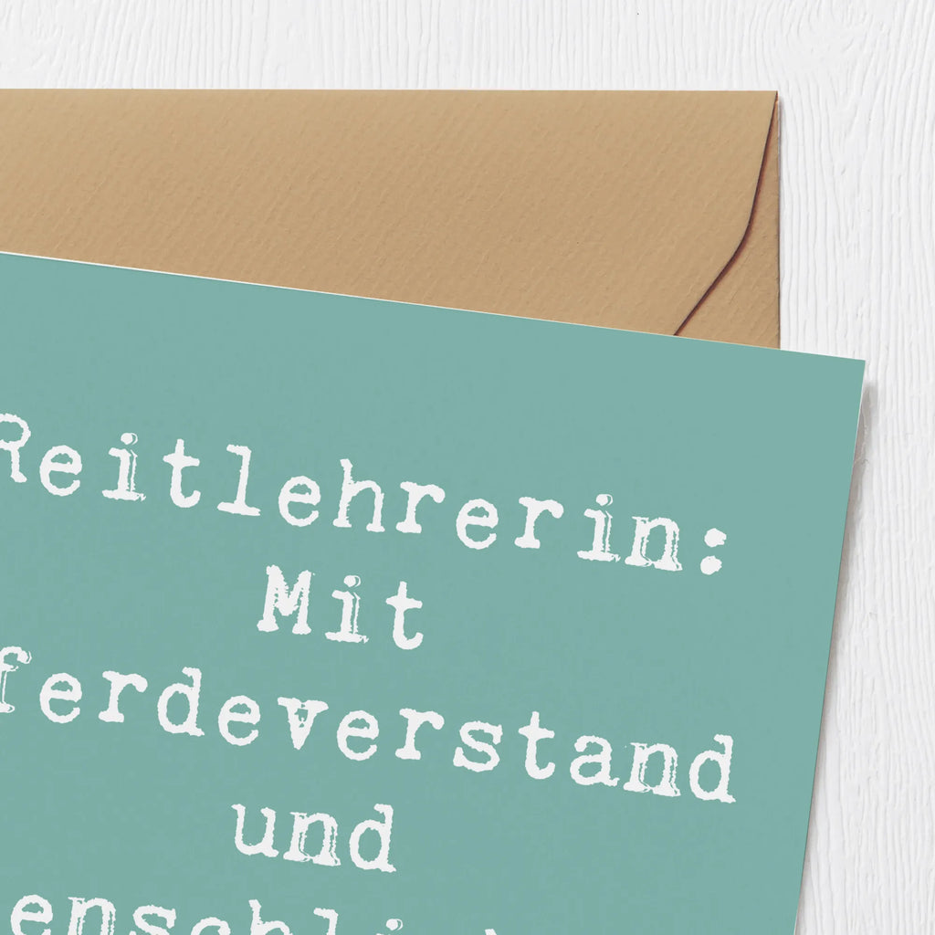 Deluxe Card Saying Reitlehrerin: Mit Pferdeverstand und menschlichem Herz. Hochzeitskarte, Karte, Grußkarte, Geburtstagskarte, Hochwertige Klappkarte, Glückwunschkarte, Einladungskarte, Klappkarte, Hochwertige Grußkarte, Beruf, Ausbildung, Jubiläum, Abschied, Rente, Kollege, Kollegin, Geschenk, Schenken, Arbeitskollege, Mitarbeiter, Firma, Danke, Dankeschön