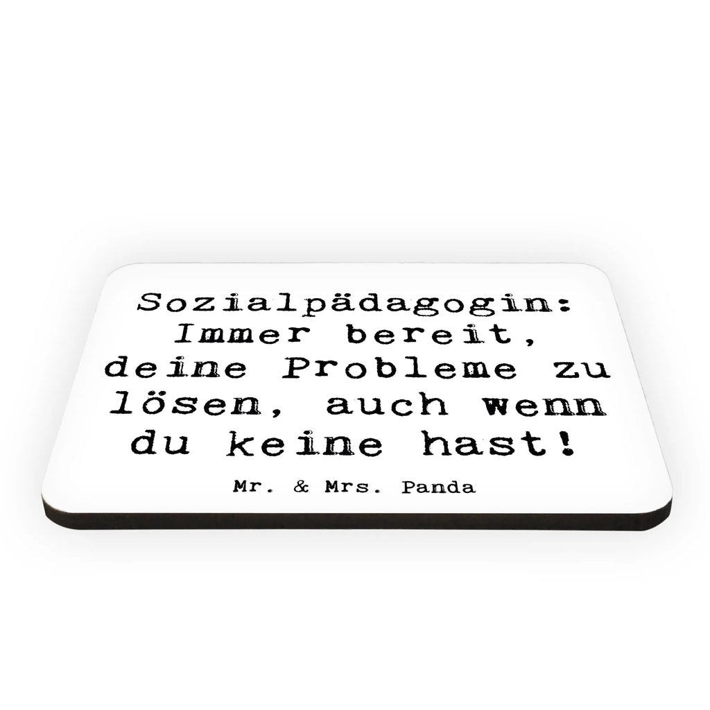 Magnet Spruch Sozialpädagogin: Immer bereit, deine Probleme zu lösen, auch wenn du keine hast! Kühlschrank Dekoration, Whiteboard Magnet, Motivmagnete, Notiz Magnet, Kühlschrankmagnet, Souvenir Magnet, Dekomagnet, Pinnwandmagnet, Beruf, Ausbildung, Jubiläum, Abschied, Rente, Kollege, Kollegin, Geschenk, Schenken, Arbeitskollege, Mitarbeiter, Firma, Danke, Dankeschön