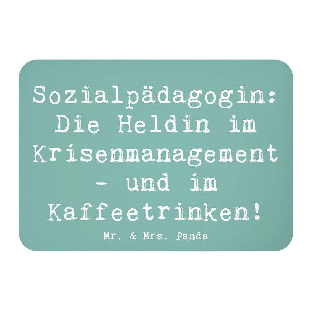 Magnet Spruch Sozialpädagogin: Die Heldin im Krisenmanagement - und im Kaffeetrinken! Kühlschrankmagnet, Dekomagnet, Pinnwandmagnet, Motivmagnete, Notiz Magnet, Souvenir Magnet, Kühlschrank Dekoration, Whiteboard Magnet, Beruf, Ausbildung, Jubiläum, Abschied, Rente, Kollege, Kollegin, Geschenk, Schenken, Arbeitskollege, Mitarbeiter, Firma, Danke, Dankeschön