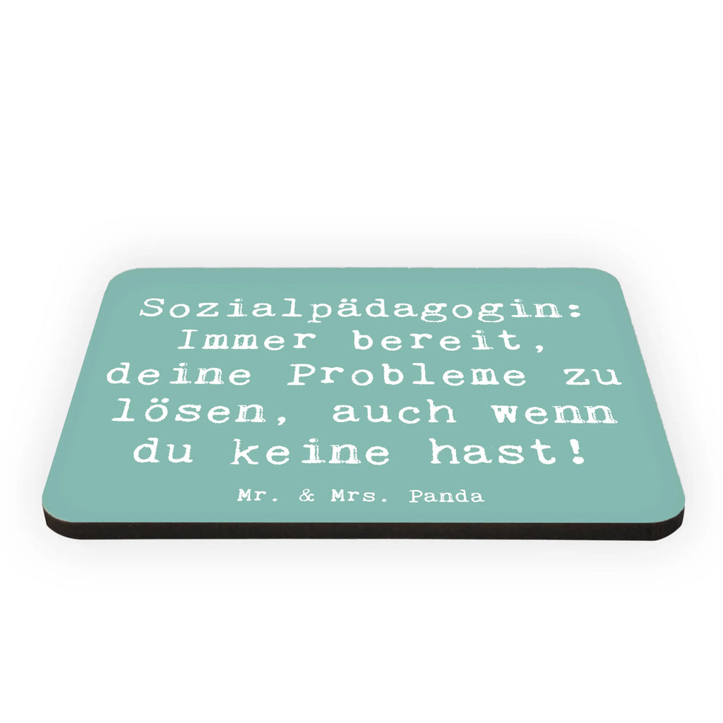 Magnet Spruch Sozialpädagogin: Immer bereit, deine Probleme zu lösen, auch wenn du keine hast! Kühlschrank Dekoration, Whiteboard Magnet, Motivmagnete, Notiz Magnet, Kühlschrankmagnet, Souvenir Magnet, Dekomagnet, Pinnwandmagnet, Beruf, Ausbildung, Jubiläum, Abschied, Rente, Kollege, Kollegin, Geschenk, Schenken, Arbeitskollege, Mitarbeiter, Firma, Danke, Dankeschön