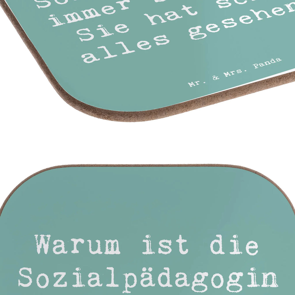 Untersetzer Spruch Warum ist die Sozialpädagogin immer so ruhig? Sie hat schon alles gesehen! Untersetzer Tee, Coaster, Becheruntersetzer, esstisch untersetzer, garten untersetzer, Design Untersetzer, Untersetzer Kaffee, Quadratischer Untersetzer, weinglasuntersetzer, grill untersetzer, Holzuntersetzer, party untersetzer, eckiger untersetzer, Untersetzer, Tassen Untersetzer, Untersetzer Glas, weinflaschenuntersetzer, hartfaseruntersetzer, schutzuntersetzer, Tassenuntersetzer, Untersetzer Tasse, weinuntersetzer, gläseruntersetzer, Untersetzer Gläser, bieruntersetzer, Untersetzer für Gläser, Flaschenuntersetzer, Tischschoner, bar untersetzer, Kaffeeuntersetzer, Tischuntersetzer, hartfaser untersetzer, Baruntersetzer, deko untersetzer, Teeuntersetzer, unterleger, Untersetzer Quadratisch, Getränkeuntersetzer, Glasuntersetzer, Abschied, Jubiläum, Geschenk, Ausbildung, Kollege, Rente, Firma, Mitarbeiter, Arbeitskollege, Kollegin, Schenken, Danke, Dankeschön, Beruf