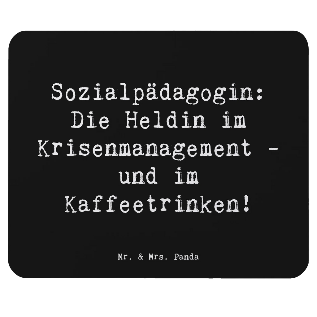 Mauspad Spruch Sozialpädagogin: Die Heldin im Krisenmanagement - und im Kaffeetrinken! Einzigartiges Mauspad, Büroausstattung, Mauspad Büro, Arbeitszimmer, PC Zubehör, Computer zubehör, Designer Mauspad, Mousepad, Mauspad, Mausunterlage, Beruf, Ausbildung, Jubiläum, Abschied, Rente, Kollege, Kollegin, Geschenk, Schenken, Arbeitskollege, Mitarbeiter, Firma, Danke, Dankeschön