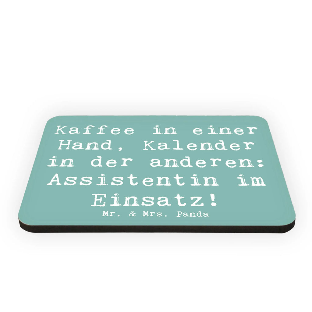 Magnet Spruch Kaffee in einer Hand, Kalender in der anderen: Assistentin im Einsatz! Souvenir Magnet, Kühlschrankmagnet, Kühlschrank Dekoration, Whiteboard Magnet, Dekomagnet, Pinnwandmagnet, Motivmagnete, Notiz Magnet, Beruf, Ausbildung, Jubiläum, Abschied, Rente, Kollege, Kollegin, Geschenk, Schenken, Arbeitskollege, Mitarbeiter, Firma, Danke, Dankeschön