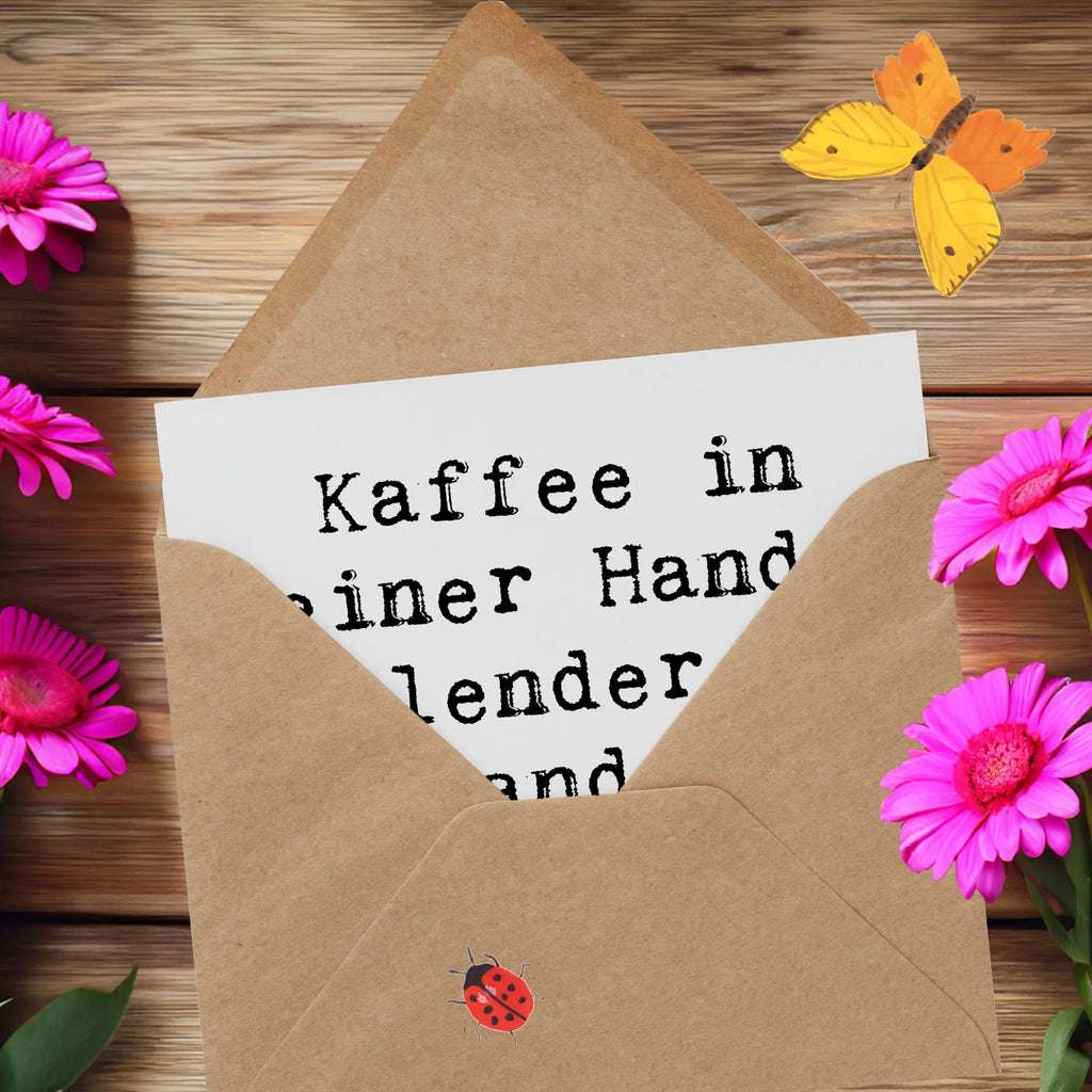 Deluxe Karte Spruch Kaffee in einer Hand, Kalender in der anderen: Assistentin im Einsatz! Hochwertige Klappkarte, Hochzeitskarte, Glückwunschkarte, Karte, Grußkarte, Hochwertige Grußkarte, Geburtstagskarte, Einladungskarte, Klappkarte, Beruf, Ausbildung, Jubiläum, Abschied, Rente, Kollege, Kollegin, Geschenk, Schenken, Arbeitskollege, Mitarbeiter, Firma, Danke, Dankeschön