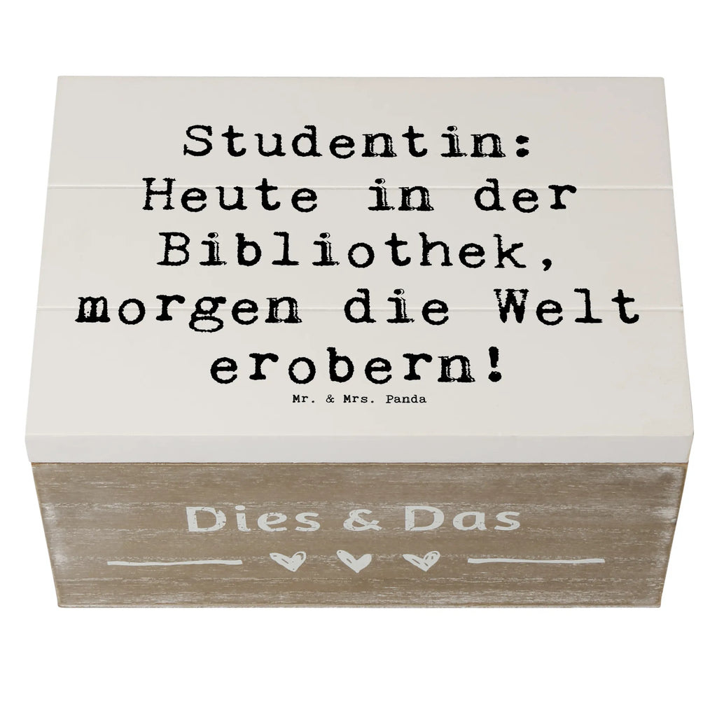 Holzkiste Spruch Studentin: Heute in der Bibliothek, morgen die Welt erobern! Geschenkdose, Erinnerungsbox, Dekokiste, Aufbewahrungsbox, Holzkiste, Geschenkbox, Schatulle, XXL, Kiste, Erinnerungskiste, Schatzkiste, Truhe, Beruf, Ausbildung, Jubiläum, Abschied, Rente, Kollege, Kollegin, Geschenk, Schenken, Arbeitskollege, Mitarbeiter, Firma, Danke, Dankeschön