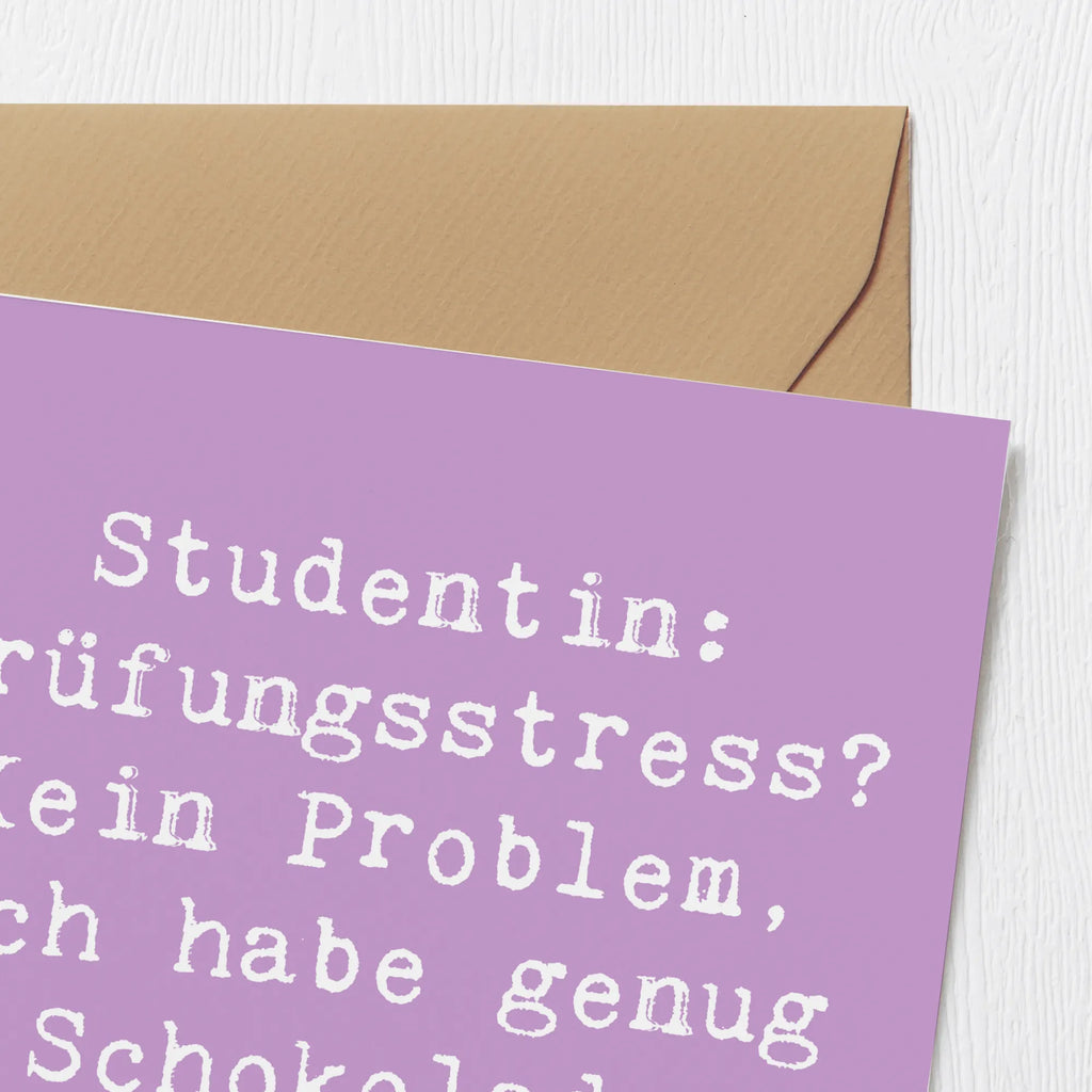 Deluxe Card Saying Studentin: Prüfungsstress? Kein Problem, ich habe genug Schokolade gehamstert! Hochwertige Klappkarte, Klappkarte, Hochwertige Grußkarte, Karte, Glückwunschkarte, Einladungskarte, Geburtstagskarte, Grußkarte, Hochzeitskarte, Beruf, Ausbildung, Jubiläum, Abschied, Rente, Kollege, Kollegin, Geschenk, Schenken, Arbeitskollege, Mitarbeiter, Firma, Danke, Dankeschön