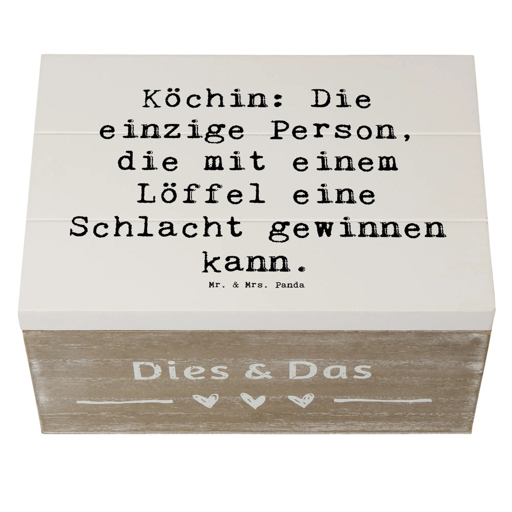 Wooden chest Saying Köchin: Die einzige Person, die mit einem Löffel eine Schlacht gewinnen kann. Geschenkdose, Truhe, Aufbewahrungsbox, Schatzkiste, Dekokiste, Geschenkbox, Erinnerungsbox, XXL, Erinnerungskiste, Holzkiste, Schatulle, Kiste, Beruf, Ausbildung, Jubiläum, Abschied, Rente, Kollege, Kollegin, Geschenk, Schenken, Arbeitskollege, Mitarbeiter, Firma, Danke, Dankeschön