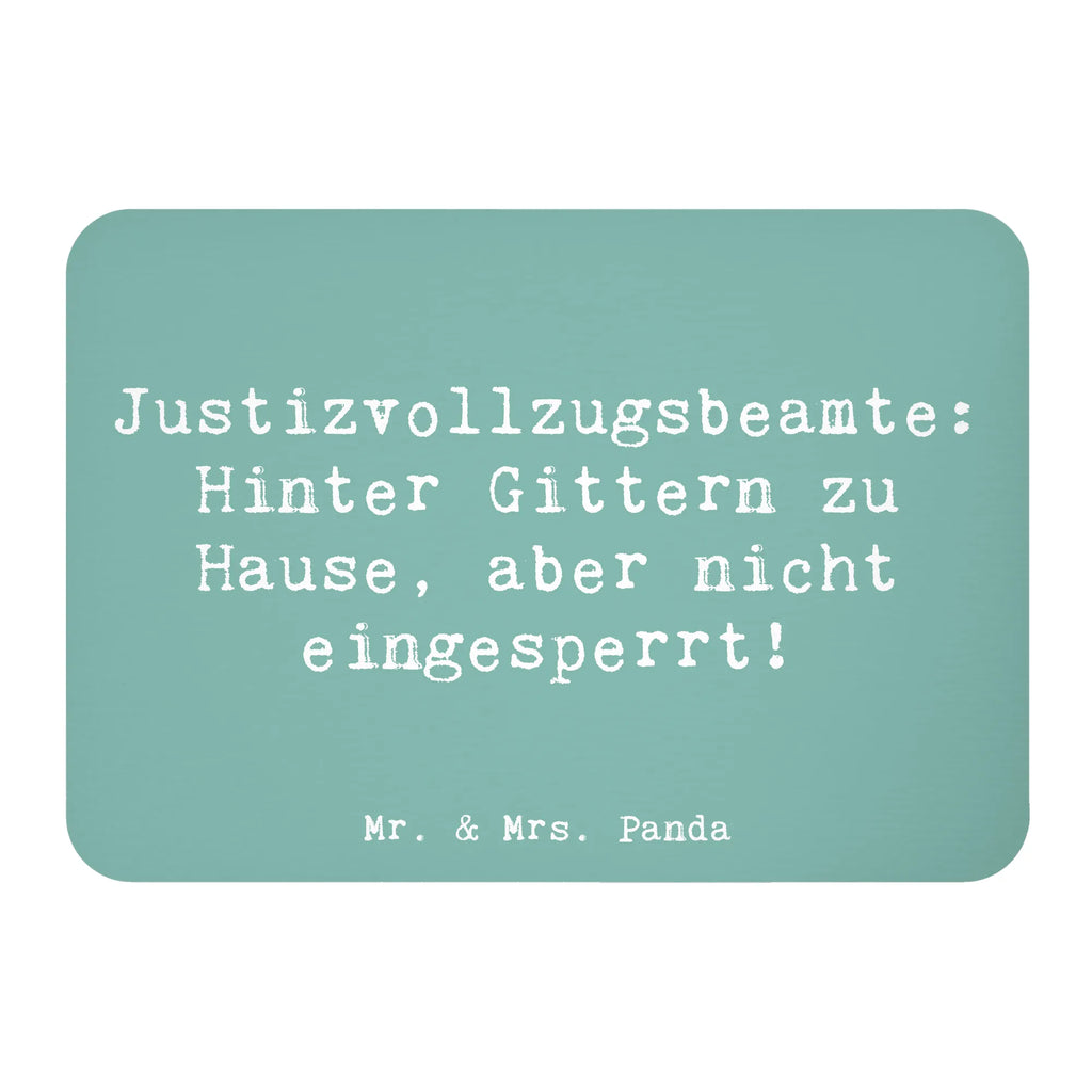 Magnet Spruch Justizvollzugsbeamte: Hinter Gittern zu Hause, aber nicht eingesperrt! Pinnwandmagnet, Motivmagnete, Souvenir Magnet, Kühlschrank Dekoration, Kühlschrankmagnet, Notiz Magnet, Whiteboard Magnet, Dekomagnet, Beruf, Ausbildung, Jubiläum, Abschied, Rente, Kollege, Kollegin, Geschenk, Schenken, Arbeitskollege, Mitarbeiter, Firma, Danke, Dankeschön