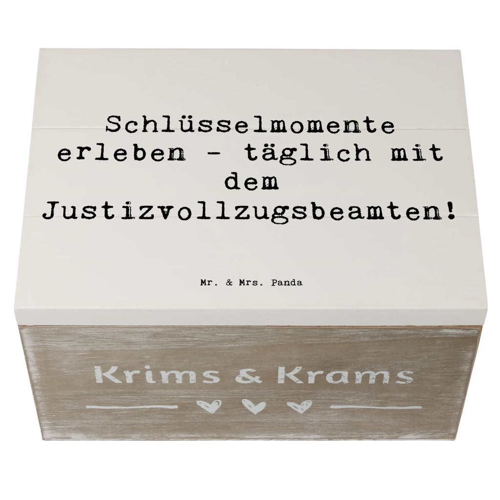 Wooden chest Saying Schlüsselmomente erleben - täglich mit dem Justizvollzugsbeamten! Schatzkiste, Kiste, Truhe, Erinnerungsbox, Schatulle, Erinnerungskiste, Geschenkdose, Holzkiste, Aufbewahrungsbox, XXL, Geschenkbox, Dekokiste, Beruf, Ausbildung, Jubiläum, Abschied, Rente, Kollege, Kollegin, Geschenk, Schenken, Arbeitskollege, Mitarbeiter, Firma, Danke, Dankeschön
