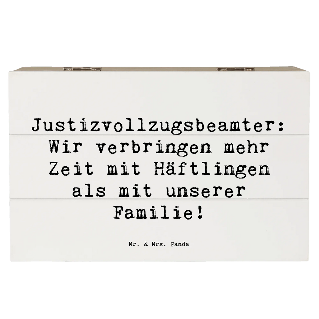 Holzkiste Spruch Justizvollzugsbeamter: Wir verbringen mehr Zeit mit Häftlingen als mit unserer Familie! Erinnerungsbox, Holzkiste, XXL, Kiste, Aufbewahrungsbox, Truhe, Dekokiste, Schatulle, Erinnerungskiste, Geschenkbox, Geschenkdose, Schatzkiste, Beruf, Ausbildung, Jubiläum, Abschied, Rente, Kollege, Kollegin, Geschenk, Schenken, Arbeitskollege, Mitarbeiter, Firma, Danke, Dankeschön