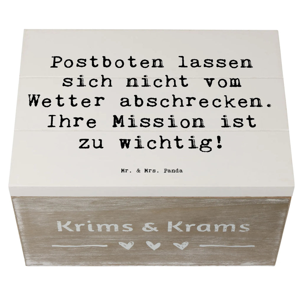 Wooden chest Saying Postboten lassen sich nicht vom Wetter abschrecken. Ihre Mission ist zu wichtig! Schatulle, Aufbewahrungsbox aus Holz, Holzbox, Holzkiste, Holzkiste mit Deckel, Aufbewahrungskiste, Aufbewahrungsbox, Aufbewahrungsbox Holz, holzkästchen, holztruhen, Holzbox mit Deckel, aufbewahrungskisten, Holz Aufbewahrungsbox, aufbewahrungsboxen, Holzkisten, holzschachtel, Box aus Holz, kiste holz, aufbewahrungskiste mit deckel, aufbewahrungstruhe, box holz, Holztruhe, Holzboxen, holzschatulle, truhe holz, Geschenk, Danke, Dankeschön, Schenken, Beruf, Ausbildung, Abschied, Rente, Kollege, Kollegin, Arbeitskollege, Mitarbeiter, Jubiläum, Firma