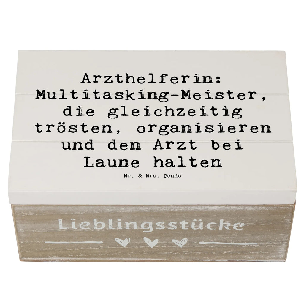 Wooden chest Saying Arzthelferin: Multitasking-Meister, die gleichzeitig trösten, organisieren und den Arzt bei Laune halten Schatzkiste, Aufbewahrungsbox, Geschenkbox, Holzkiste, Truhe, XXL, Erinnerungsbox, Kiste, Geschenkdose, Erinnerungskiste, Dekokiste, Schatulle, Beruf, Ausbildung, Jubiläum, Abschied, Rente, Kollege, Kollegin, Geschenk, Schenken, Arbeitskollege, Mitarbeiter, Firma, Danke, Dankeschön