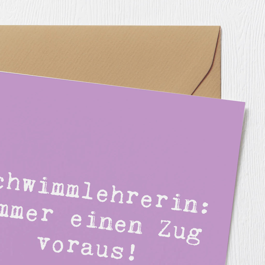 Deluxe Card Saying Schwimmlehrerin: Immer einen Zug voraus! Geburtstagskarte, Karte, Hochwertige Grußkarte, Grußkarte, Hochzeitskarte, Hochwertige Klappkarte, Glückwunschkarte, Einladungskarte, Klappkarte, Beruf, Ausbildung, Jubiläum, Abschied, Rente, Kollege, Kollegin, Geschenk, Schenken, Arbeitskollege, Mitarbeiter, Firma, Danke, Dankeschön