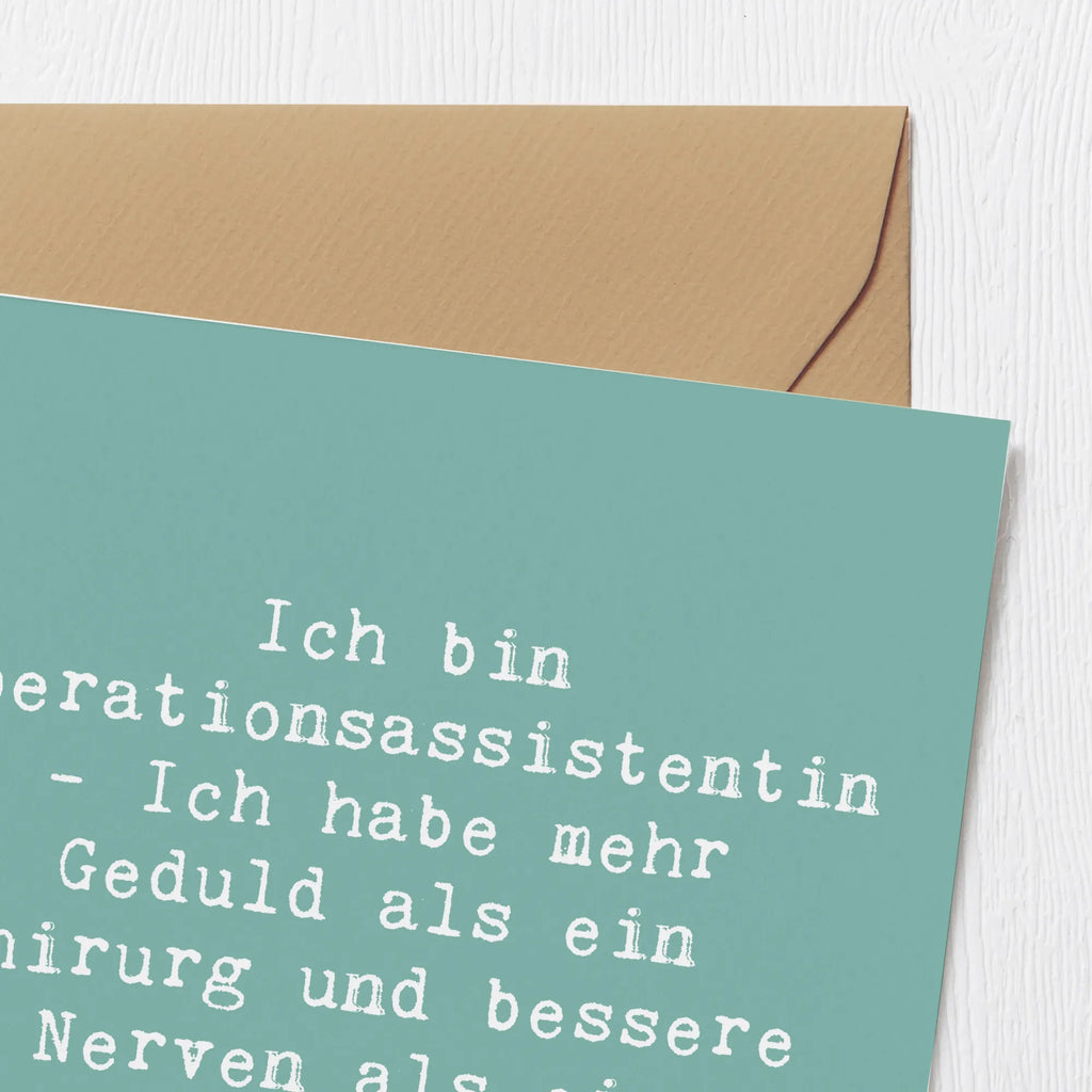 Deluxe Card Saying Ich bin Operationsassistentin - Ich habe mehr Geduld als ein Chirurg und bessere Nerven als ein Drahtseil! Hochzeitskarte, Einladungskarte, Grußkarte, Geburtstagskarte, Glückwunschkarte, Hochwertige Grußkarte, Hochwertige Klappkarte, Klappkarte, Karte, Beruf, Ausbildung, Jubiläum, Abschied, Rente, Kollege, Kollegin, Geschenk, Schenken, Arbeitskollege, Mitarbeiter, Firma, Danke, Dankeschön