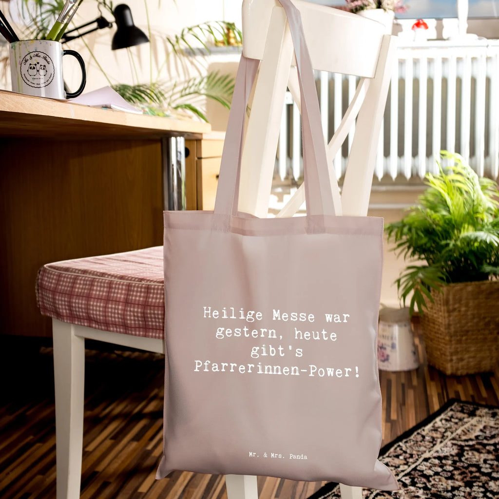 Tote bag Saying Heilige Messe war gestern, heute gibt's Pfarrerinnen-Power! Beuteltasche, Jutebeutel, Einkaufstasche, Jutetasche, Beutel, Tasche, Stoffbeutel, Einkaufstüte, Umhängetasche, Tragetasche, Badetasche, Stofftasche, Strandtasche, Laptoptasche, Shopper, Schultertasche, Beruf, Ausbildung, Jubiläum, Abschied, Rente, Kollege, Kollegin, Geschenk, Schenken, Arbeitskollege, Mitarbeiter, Firma, Danke, Dankeschön