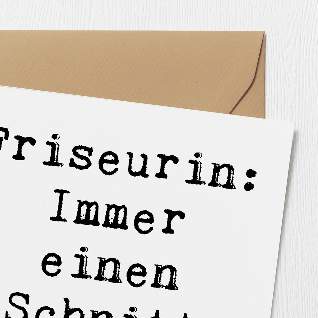 Deluxe Card Saying Friseurin: Immer einen Schnitt voraus! Einladungskarte, Klappkarte, Hochwertige Klappkarte, Grußkarte, Karte, Hochwertige Grußkarte, Glückwunschkarte, Hochzeitskarte, Geburtstagskarte, Beruf, Ausbildung, Jubiläum, Abschied, Rente, Kollege, Kollegin, Geschenk, Schenken, Arbeitskollege, Mitarbeiter, Firma, Danke, Dankeschön