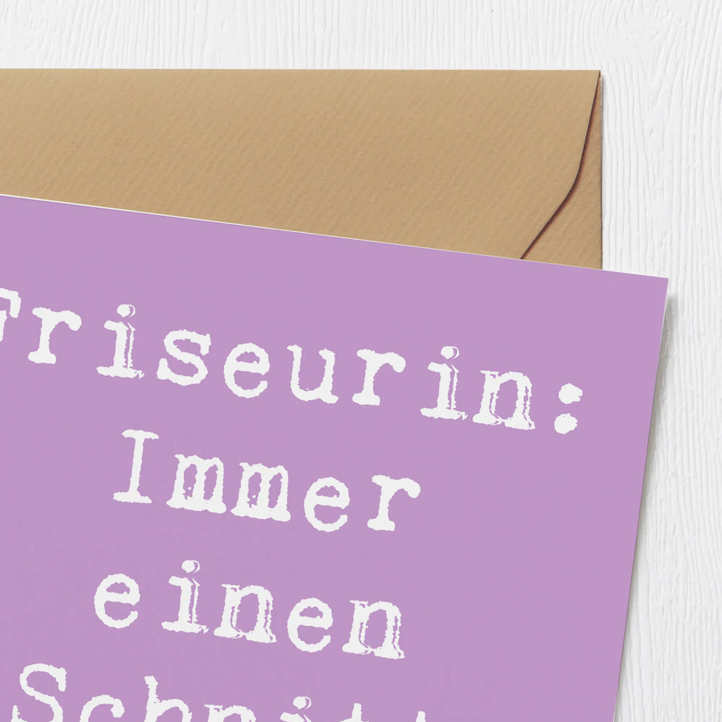 Deluxe Card Saying Friseurin: Immer einen Schnitt voraus! Einladungskarte, Klappkarte, Hochwertige Klappkarte, Grußkarte, Karte, Hochwertige Grußkarte, Glückwunschkarte, Hochzeitskarte, Geburtstagskarte, Beruf, Ausbildung, Jubiläum, Abschied, Rente, Kollege, Kollegin, Geschenk, Schenken, Arbeitskollege, Mitarbeiter, Firma, Danke, Dankeschön