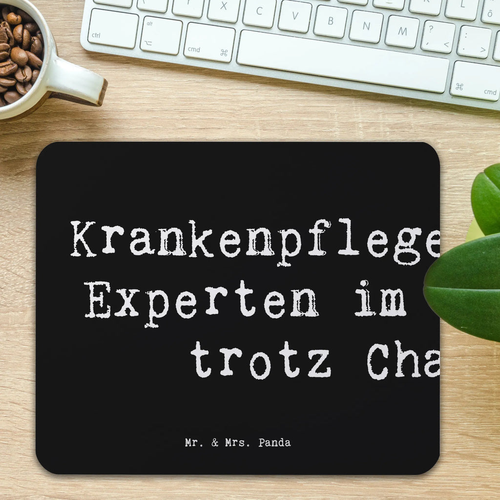 Mouse mat Saying Krankenpflegehelfer: Experten im Lächeln trotz Chaos! Einzigartiges Mauspad, Computer zubehör, PC Zubehör, Mousepad, Designer Mauspad, Mausunterlage, Büroausstattung, Mauspad, Arbeitszimmer, Mauspad Büro, Beruf, Ausbildung, Jubiläum, Abschied, Rente, Kollege, Kollegin, Geschenk, Schenken, Arbeitskollege, Mitarbeiter, Firma, Danke, Dankeschön