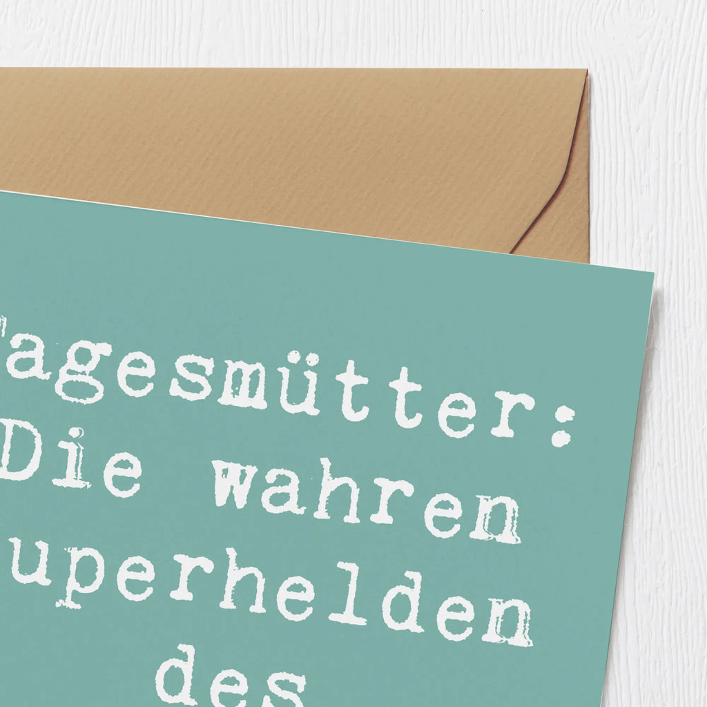 Deluxe Karte Spruch Tagesmutter Superheld Hochzeitskarte, Karte, Glückwunschkarte, Klappkarte, Einladungskarte, Hochwertige Grußkarte, Grußkarte, Hochwertige Klappkarte, Geburtstagskarte, Beruf, Ausbildung, Jubiläum, Abschied, Rente, Kollege, Kollegin, Geschenk, Schenken, Arbeitskollege, Mitarbeiter, Firma, Danke, Dankeschön