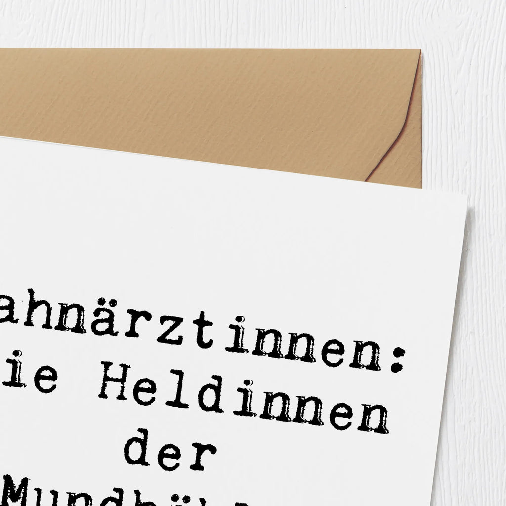 Deluxe Karte Spruch Zahnärztin Heldin Geburtstagskarte, Einladungskarte, Hochzeitskarte, Glückwunschkarte, Hochwertige Klappkarte, Grußkarte, Karte, Hochwertige Grußkarte, Klappkarte, Beruf, Ausbildung, Jubiläum, Abschied, Rente, Kollege, Kollegin, Geschenk, Schenken, Arbeitskollege, Mitarbeiter, Firma, Danke, Dankeschön