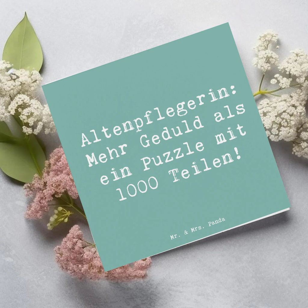 Deluxe Card Saying Altenpflegerin: Mehr Geduld als ein Puzzle mit 1000 Teilen! Klappkarte, Karte, Hochzeitskarte, Glückwunschkarte, Hochwertige Klappkarte, Geburtstagskarte, Einladungskarte, Grußkarte, Hochwertige Grußkarte, Beruf, Ausbildung, Jubiläum, Abschied, Rente, Kollege, Kollegin, Geschenk, Schenken, Arbeitskollege, Mitarbeiter, Firma, Danke, Dankeschön