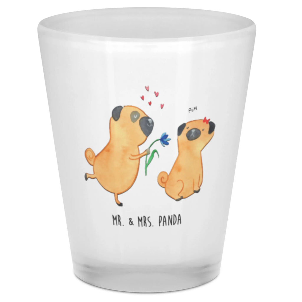 Schnapsglas Mops Verliebt Likörgläser, Shotgläser, Kurze Gläser, Stamperl, Likör Glas, Schnapsgläser, Shot Glas, Schnapsglas, Lustige Schnapsgläser, Ausgefallene Schnapsgläser, Kurzen Glas, Likör Gläser, Likörglas, Shotglas, Hund, Hundemotiv, Haustier, Hunderasse, Tierliebhaber, Hundebesitzer, Sprüche, Möpse, Geschenk Freund, Mops, Liebesspruch. Verlobt, Hundeliebe, Partner, Liebe, verliebt