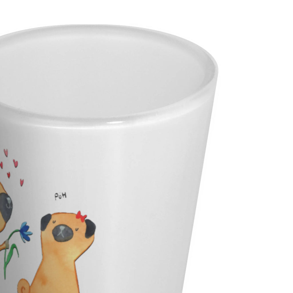 Schnapsglas Mops Verliebt Likörgläser, Shotgläser, Kurze Gläser, Stamperl, Likör Glas, Schnapsgläser, Shot Glas, Schnapsglas, Lustige Schnapsgläser, Ausgefallene Schnapsgläser, Kurzen Glas, Likör Gläser, Likörglas, Shotglas, Hund, Hundemotiv, Haustier, Hunderasse, Tierliebhaber, Hundebesitzer, Sprüche, Möpse, Geschenk Freund, Mops, Liebesspruch. Verlobt, Hundeliebe, Partner, Liebe, verliebt