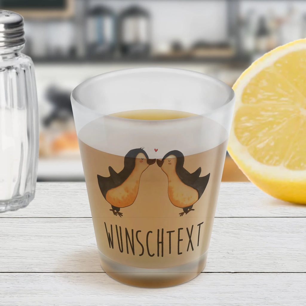 Personalisiertes Schnapsglas Pinguine Kuss Personalisiertes Schnapsglas, personalisierte Schnapsgläser, Schnapsgläser personalisiert, Schnapsglas mit Namen, Schnapsglas personalisieren, Schnapsglas zum Umhängen mit Namen, Schnapsglas Geschenk, personalisierte Pinnchen, Schnapsglas Hochzeit, Shot Gläser personalisieren, Schnapsglas mit Name, Liebe, Partner, Freund, Freundin, Ehemann, Ehefrau, Heiraten, Verlobung, Heiratsantrag, Liebesgeschenk, Jahrestag, Hocheitstag, Valentinstag, Hochzeitstag, Geschenk für Frauen, Mitbringsel, Geschenk für Partner, für Männer, für Ehemann, Liebesbeweis, Geschenk für Freundin