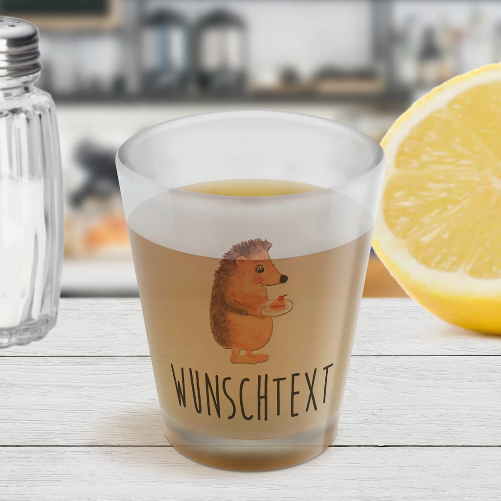 Personalisiertes Schnapsglas Igel Kuchenstück Schnapsgläser personalisiert, Schnapsglas personalisieren, personalisierte Schnapsgläser, Schnapsglas Geschenk, Schnapsglas mit Namen, Personalisiertes Schnapsglas, personalisierte Pinnchen, Shot Gläser personalisieren, Schnapsglas Hochzeit, Schnapsglas mit Name, Schnapsglas zum Umhängen mit Namen, Tiermotive, Gute Laune, lustige Sprüche, Tiere, Essen Spruch, Kuchen, Igel, Geburtstagskuchen, Einladung Party, Backen Geschenk, Kuchen backen, Torte