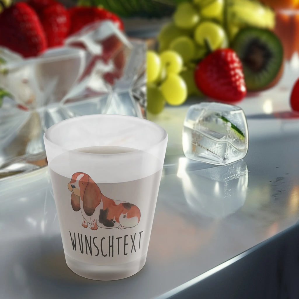 Personalisiertes Schnapsglas Hund Basset Hound Schnapsglas personalisieren, Schnapsglas mit Name, Schnapsglas zum Umhängen mit Namen, Schnapsglas mit Namen, personalisierte Schnapsgläser, personalisierte Pinnchen, Schnapsgläser personalisiert, Personalisiertes Schnapsglas, Shot Gläser personalisieren, Schnapsglas Geschenk, Schnapsglas Hochzeit, Hund, Hundemotiv, Haustier, Hunderasse, Tierliebhaber, Hundebesitzer, Sprüche, Basset Hound, Basset, kinderlos, Hundeliebe
