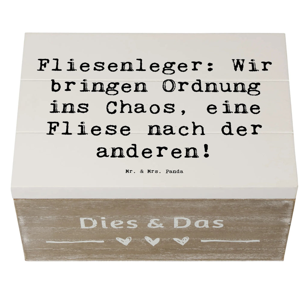 Wooden chest Saying Fliesenleger: Wir bringen Ordnung ins Chaos, eine Fliese nach der anderen! Erinnerungsbox, Schatzkiste, XXL, Geschenkdose, Geschenkbox, Kiste, Erinnerungskiste, Aufbewahrungsbox, Holzkiste, Dekokiste, Truhe, Schatulle, Beruf, Ausbildung, Jubiläum, Abschied, Rente, Kollege, Kollegin, Geschenk, Schenken, Arbeitskollege, Mitarbeiter, Firma, Danke, Dankeschön