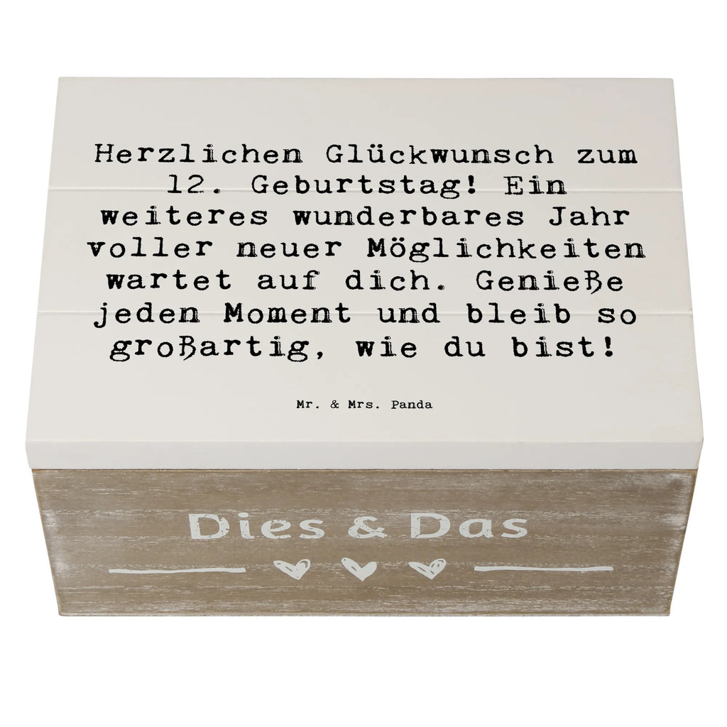 Wooden chest Saying Herzlichen Glückwunsch zum 12. Geburtstag! Ein weiteres wunderbares Jahr voller neuer Möglichkeiten wartet auf dich. Genieße jeden Moment und bleib so großartig, wie du bist! Aufbewahrungsbox, Dekokiste, Schatzkiste, Kiste, XXL, Erinnerungsbox, Truhe, Geschenkdose, Erinnerungskiste, Holzkiste, Schatulle, Geschenkbox, Geburtstag, Geburtstagsgeschenk, Geschenk