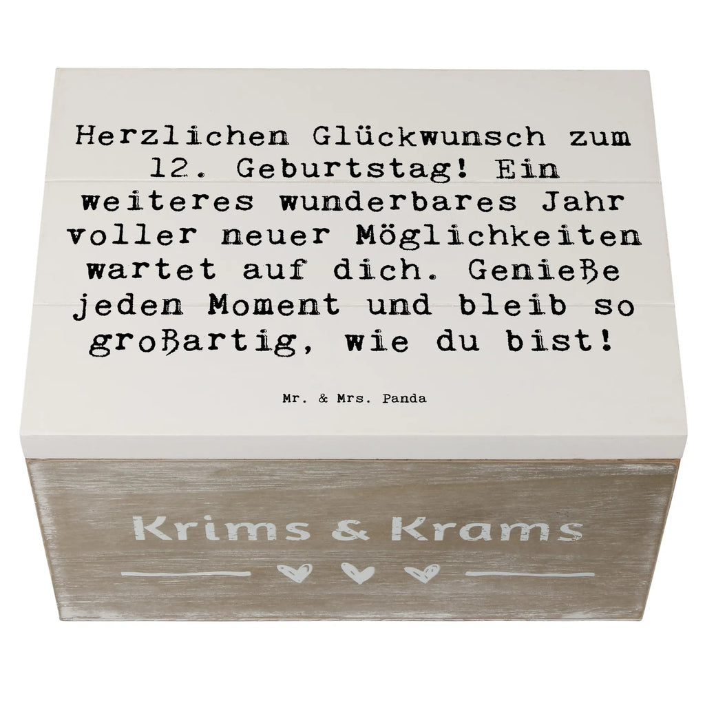 Wooden chest Saying Herzlichen Glückwunsch zum 12. Geburtstag! Ein weiteres wunderbares Jahr voller neuer Möglichkeiten wartet auf dich. Genieße jeden Moment und bleib so großartig, wie du bist! Aufbewahrungsbox, Dekokiste, Schatzkiste, Kiste, XXL, Erinnerungsbox, Truhe, Geschenkdose, Erinnerungskiste, Holzkiste, Schatulle, Geschenkbox, Geburtstag, Geburtstagsgeschenk, Geschenk