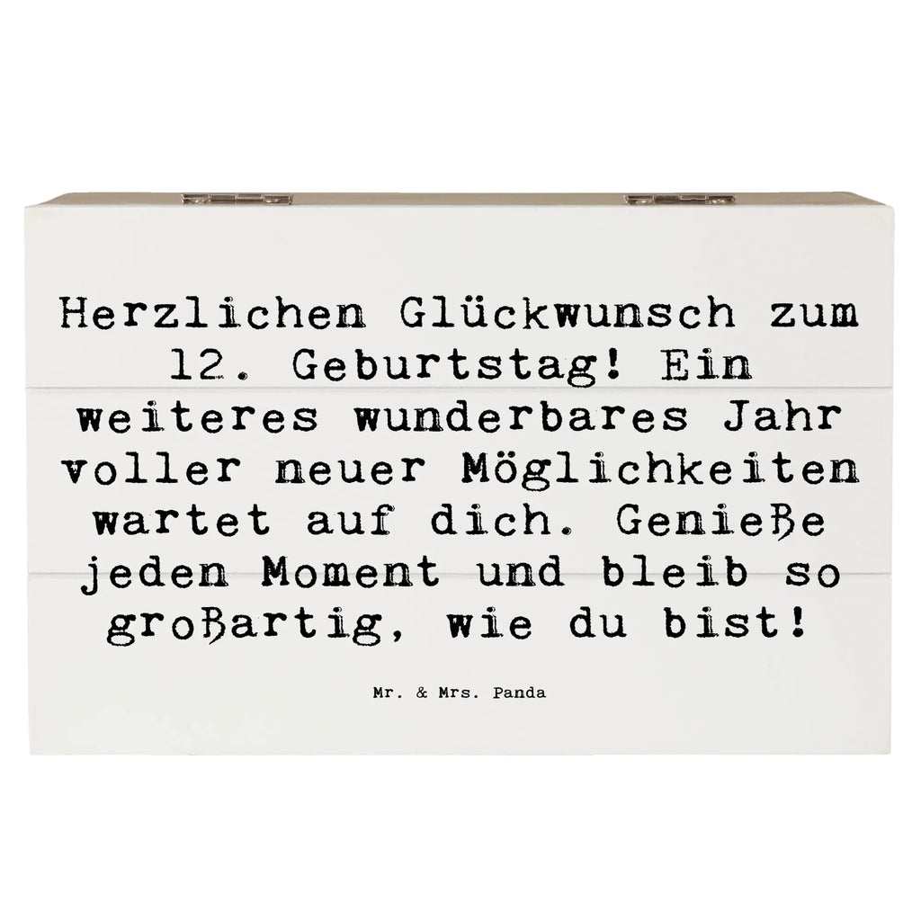 Wooden chest Saying Herzlichen Glückwunsch zum 12. Geburtstag! Ein weiteres wunderbares Jahr voller neuer Möglichkeiten wartet auf dich. Genieße jeden Moment und bleib so großartig, wie du bist! Aufbewahrungsbox, Dekokiste, Schatzkiste, Kiste, XXL, Erinnerungsbox, Truhe, Geschenkdose, Erinnerungskiste, Holzkiste, Schatulle, Geschenkbox, Geburtstag, Geburtstagsgeschenk, Geschenk